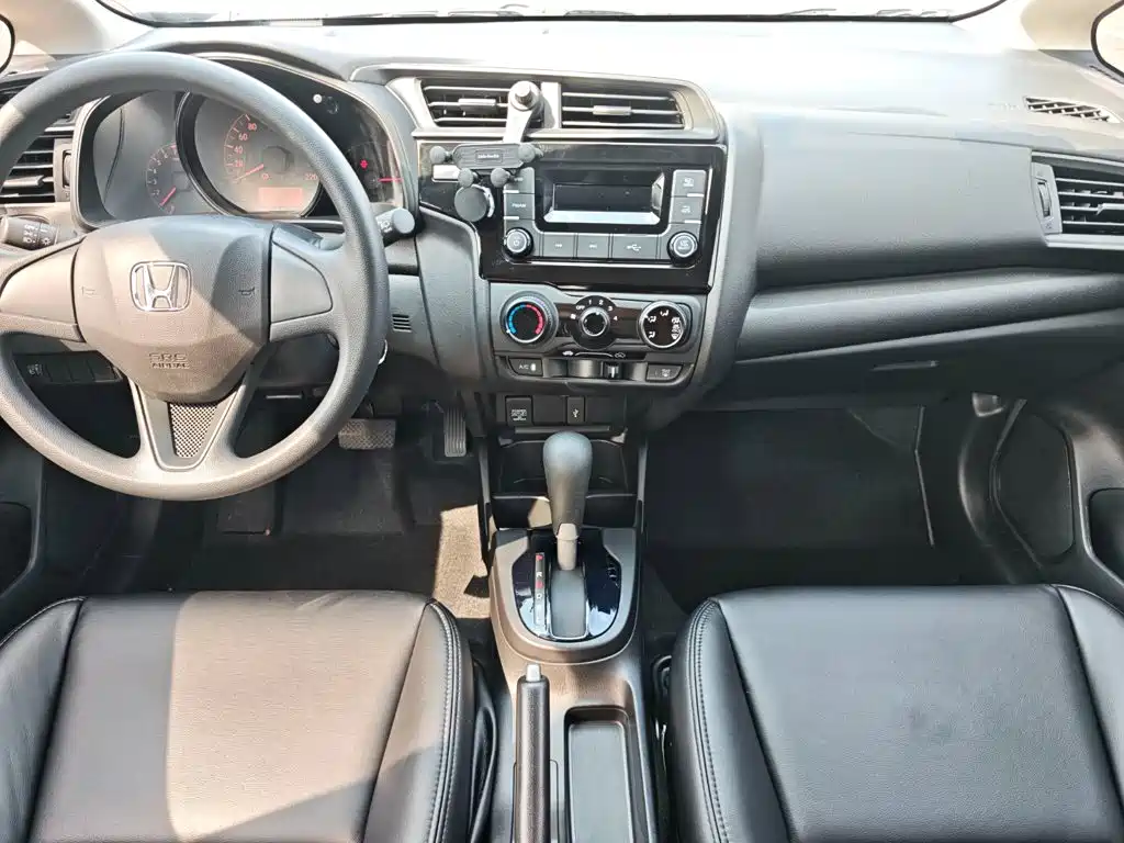 Honda Fit — фото 17