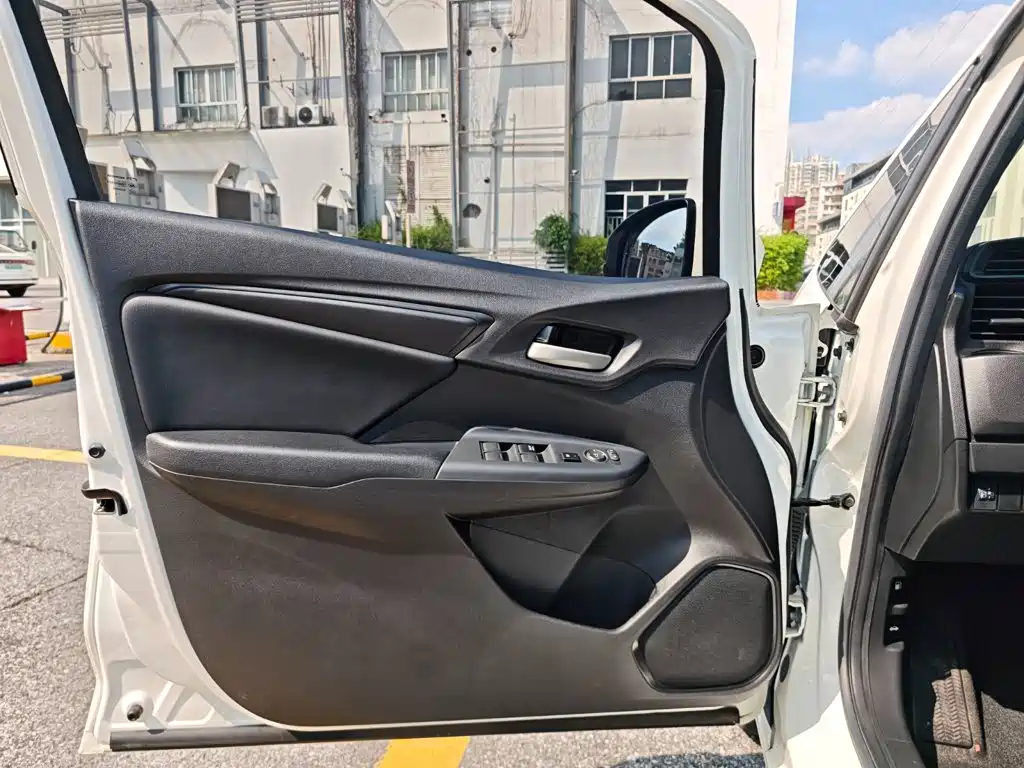 Honda Fit — фото 21