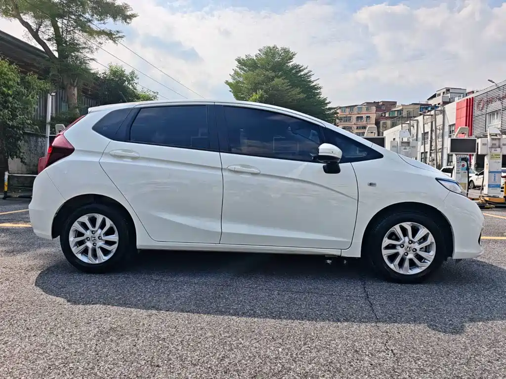 Honda Fit — фото 4