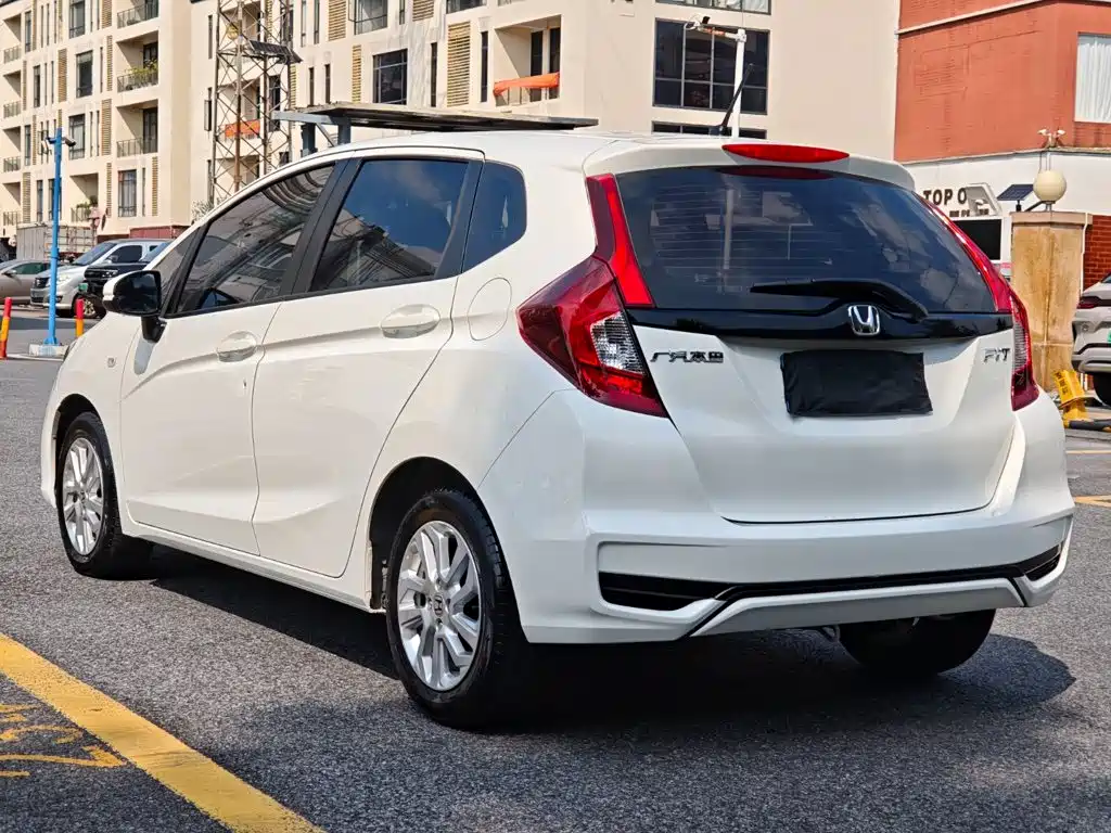 Honda Fit — фото 7