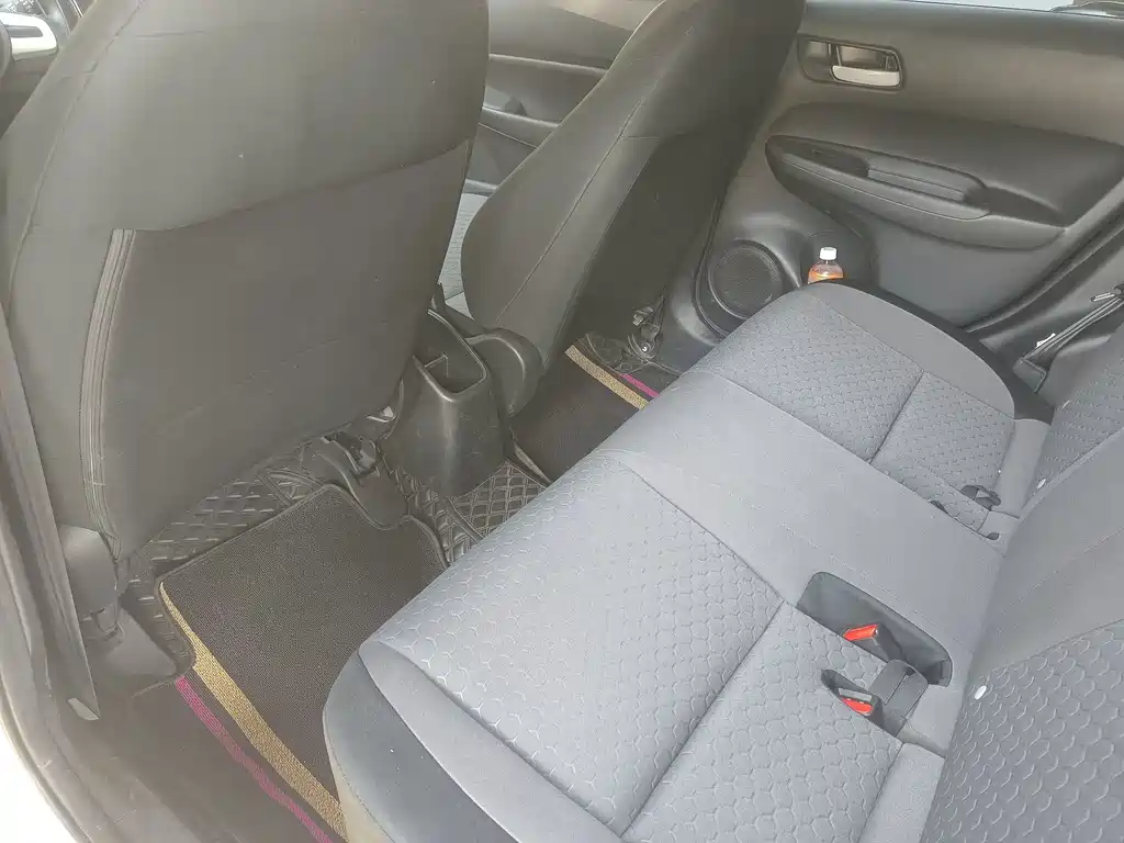 Honda Fit — фото 8