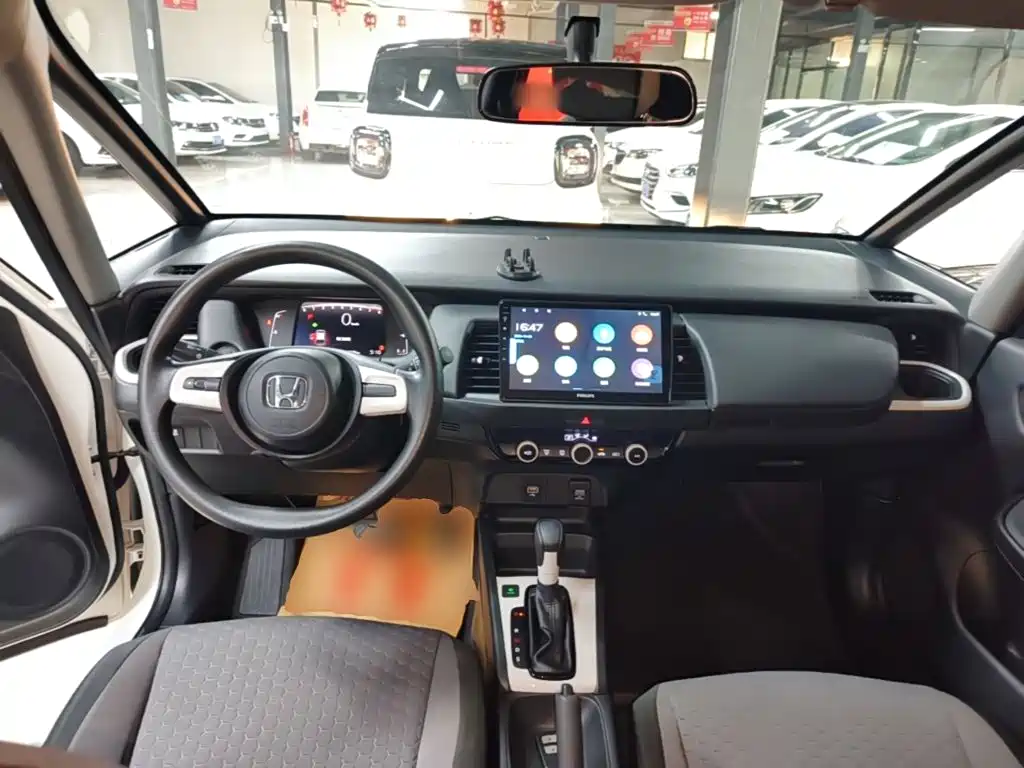 Honda Fit — фото 10