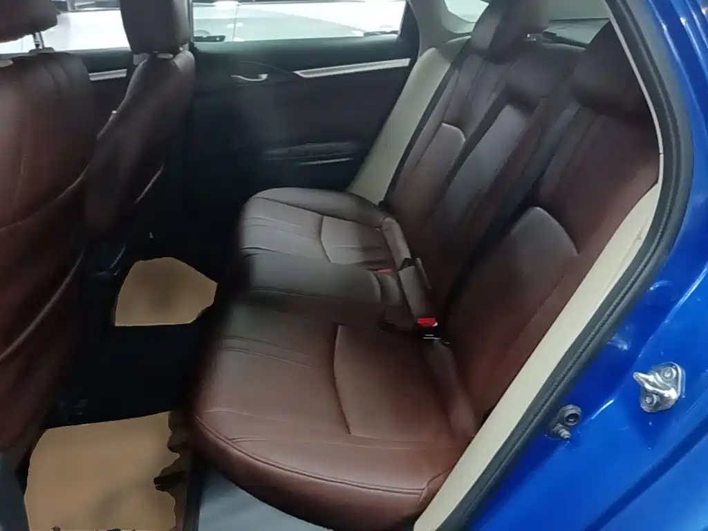 Honda Civic — фото 17