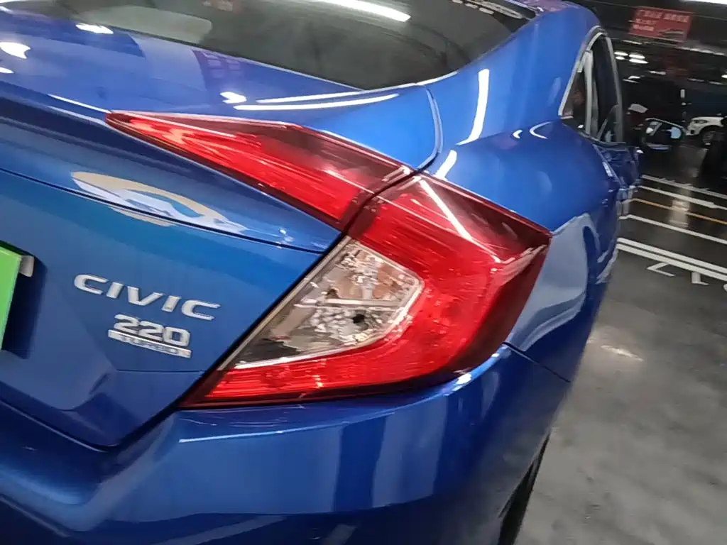 Honda Civic — фото 8