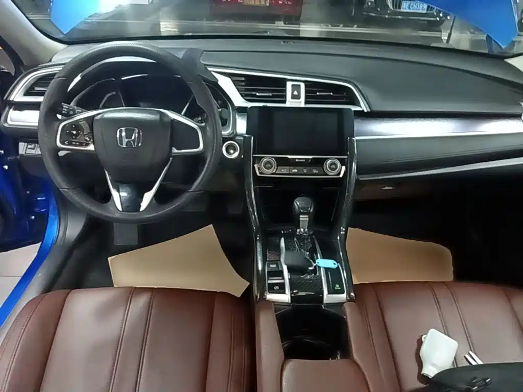 Honda Civic — фото 10