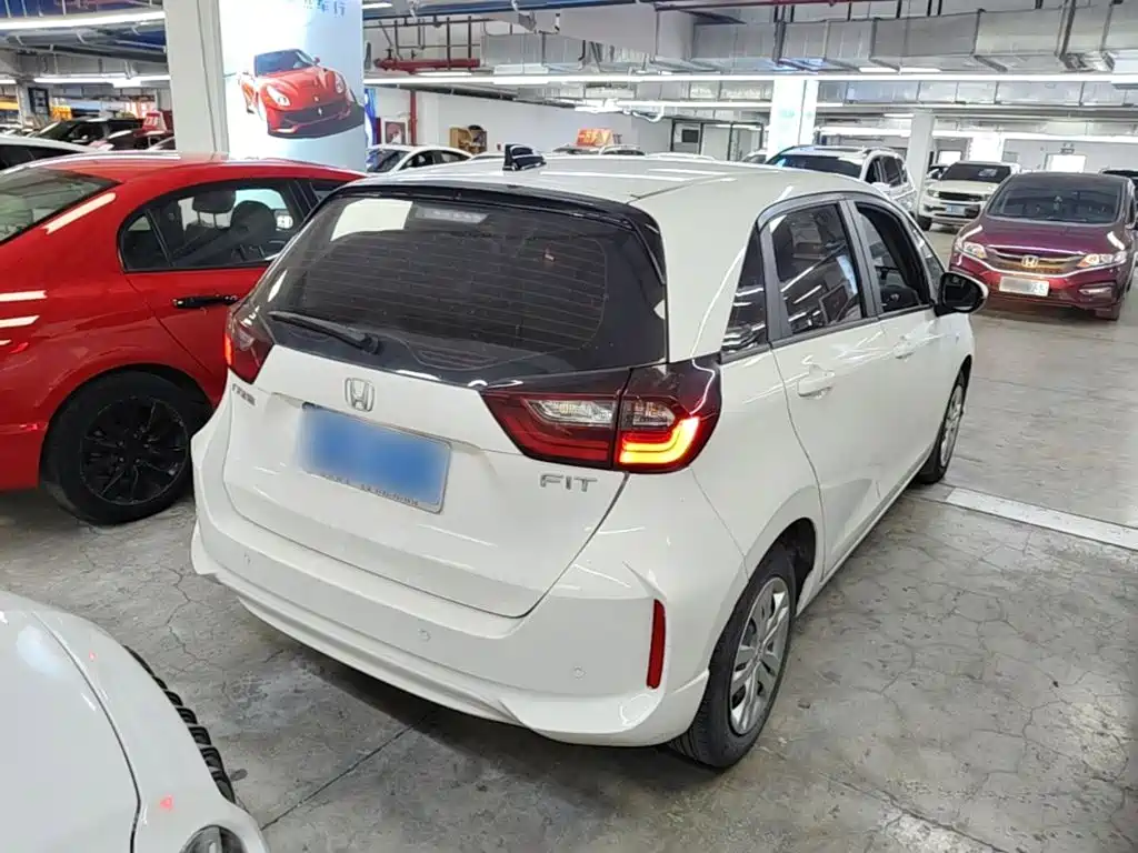 Honda Fit — фото 7