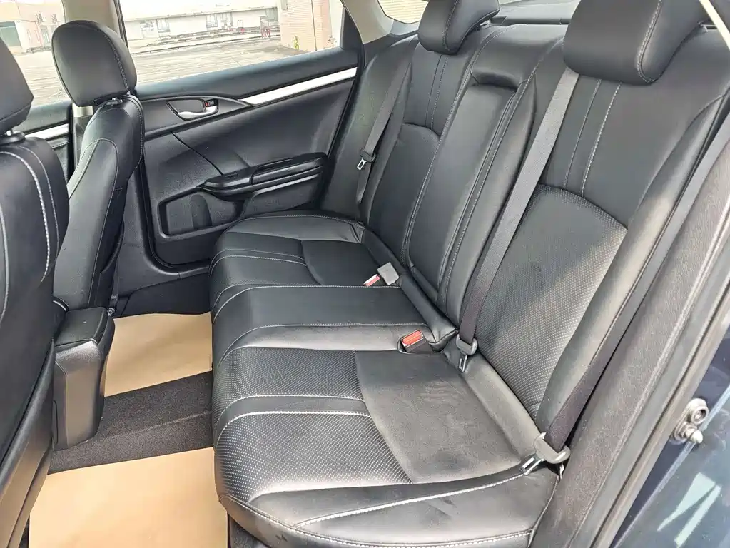 Honda Civic — фото 10