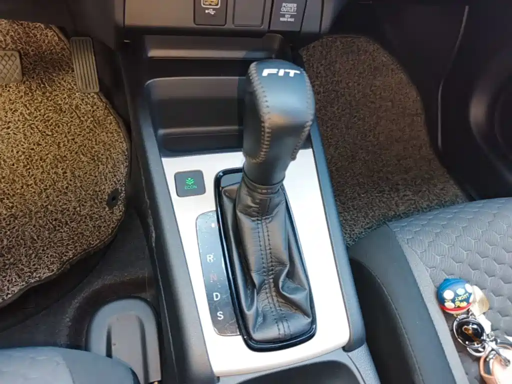 Honda Fit — фото 14