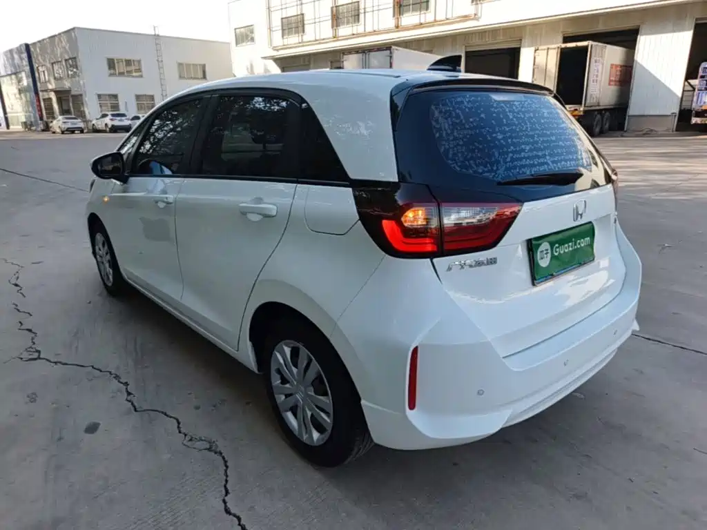 Honda Fit — фото 5