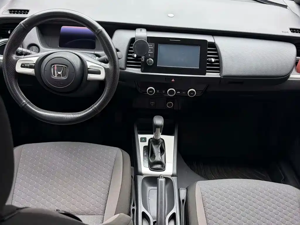 Honda Fit — фото 7