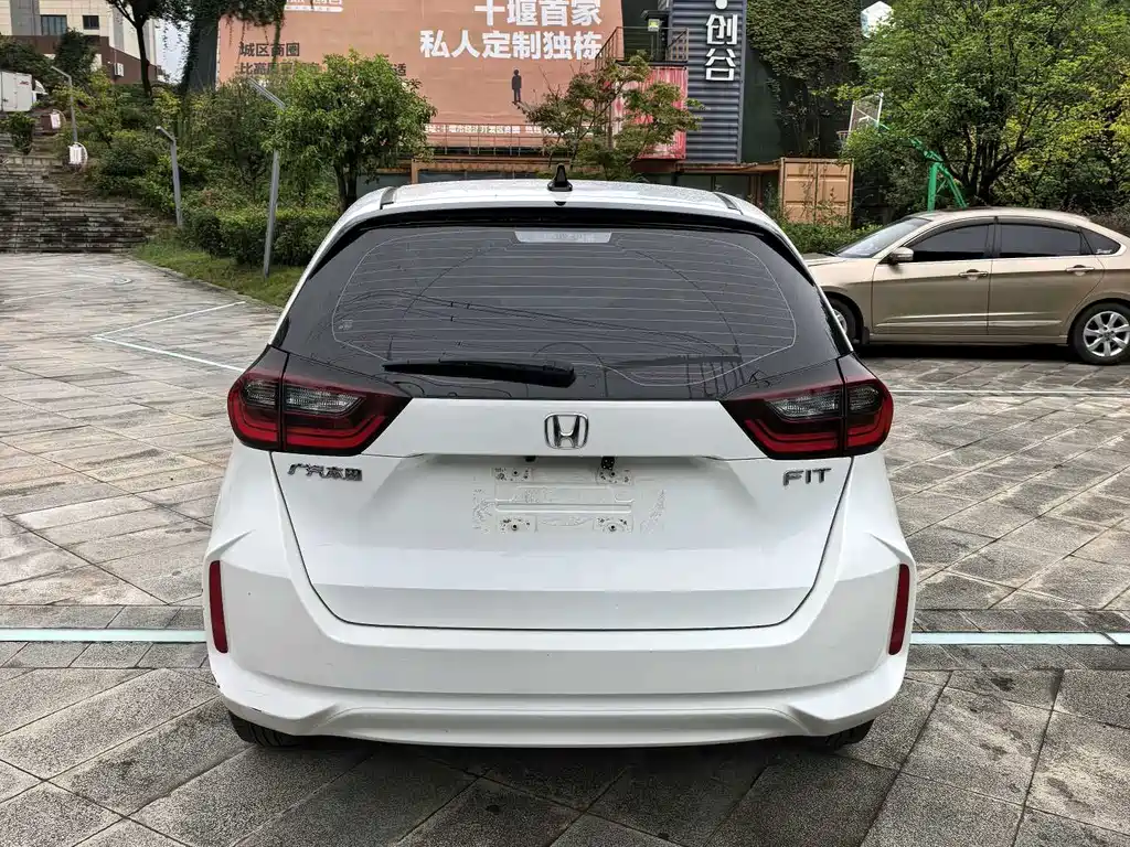 Honda Fit — фото 5