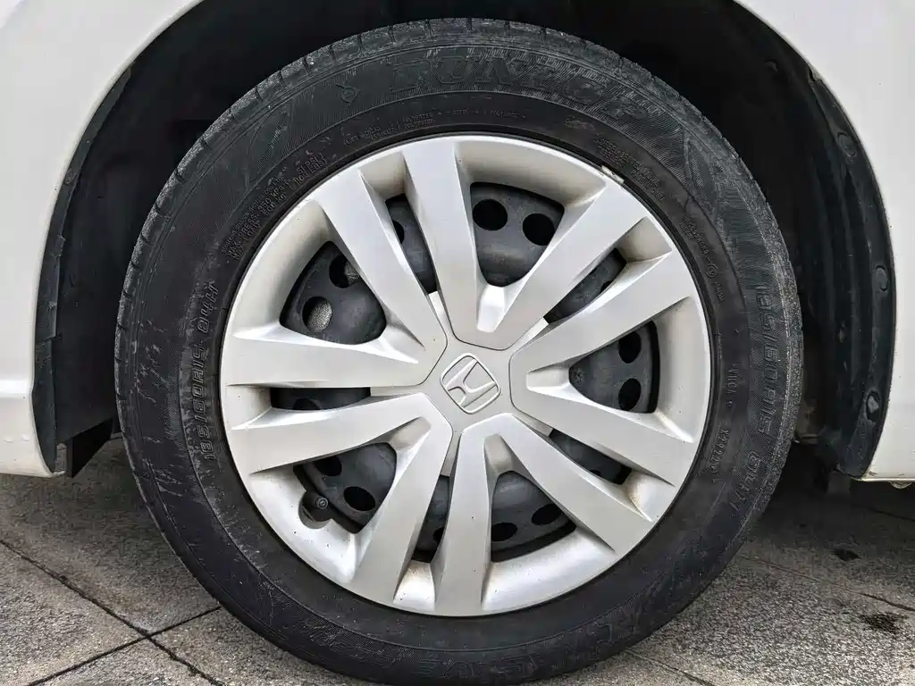 Honda Fit — фото 8