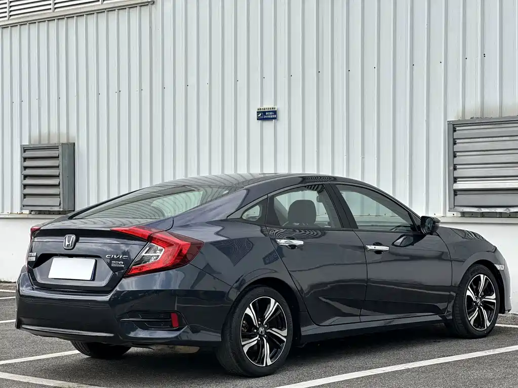 Honda Civic — фото 9