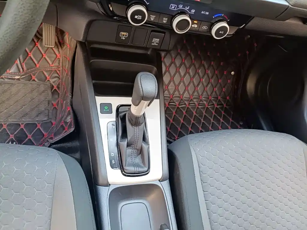 Honda Fit — фото 14