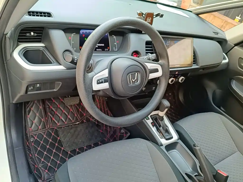 Honda Fit — фото 10