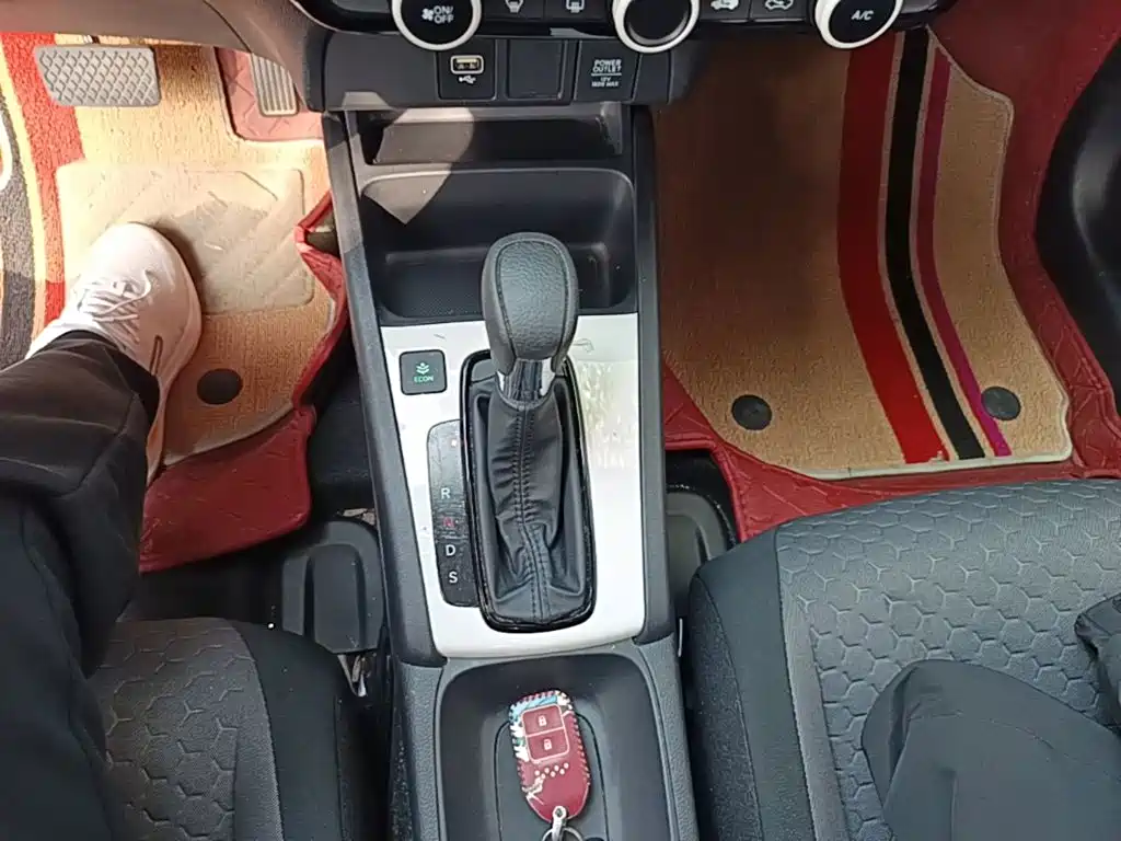 Honda Fit — фото 14