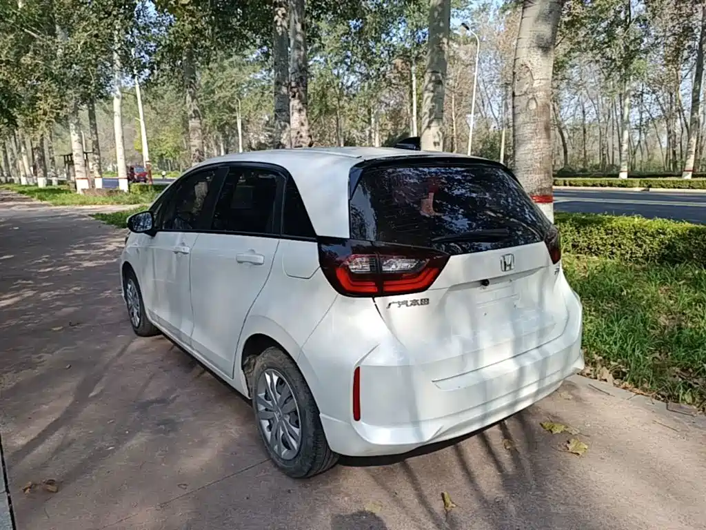 Honda Fit — фото 5