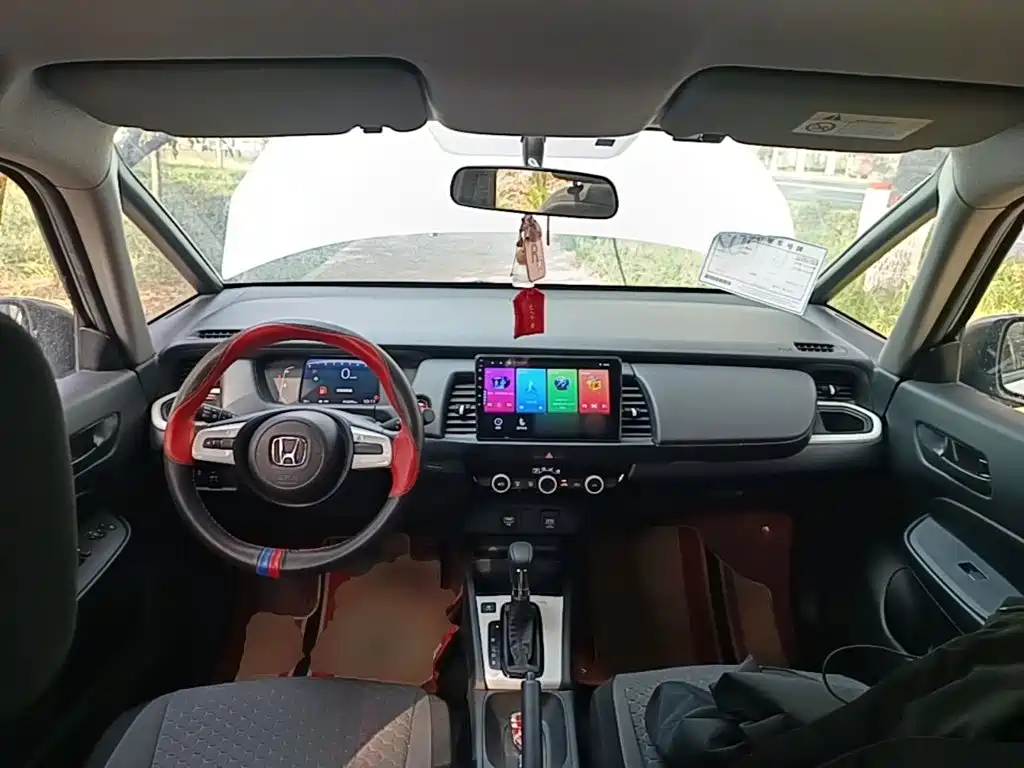 Honda Fit — фото 10