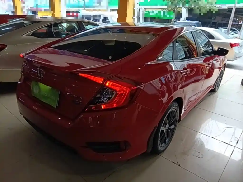 Honda Civic — фото 7