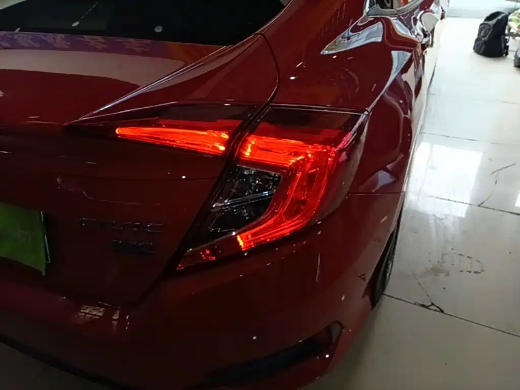 Honda Civic — фото 8