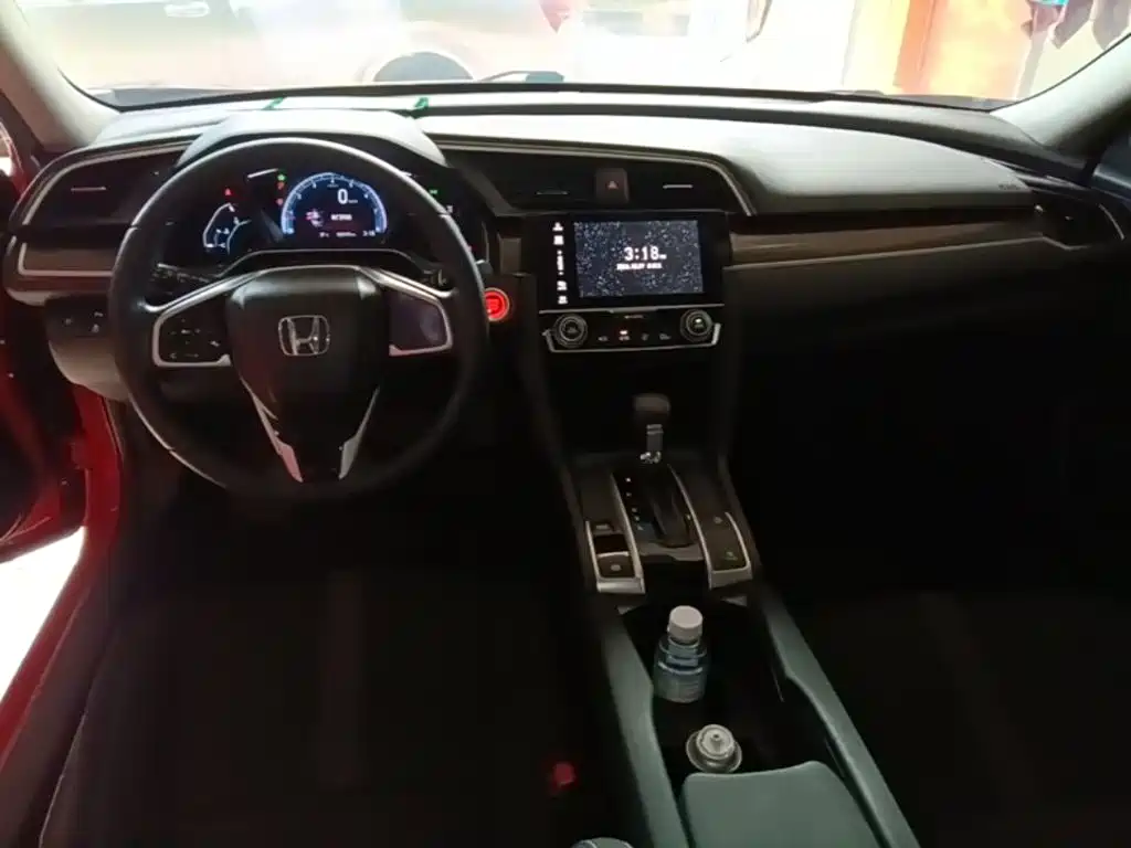 Honda Civic — фото 10