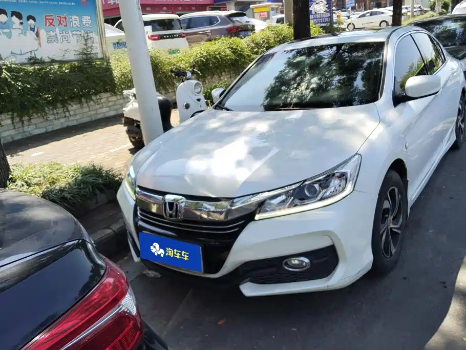 Honda Accord — фото 2
