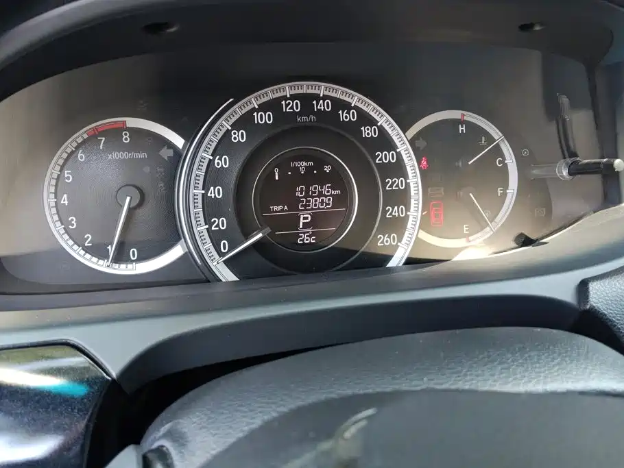 Honda Accord — фото 14