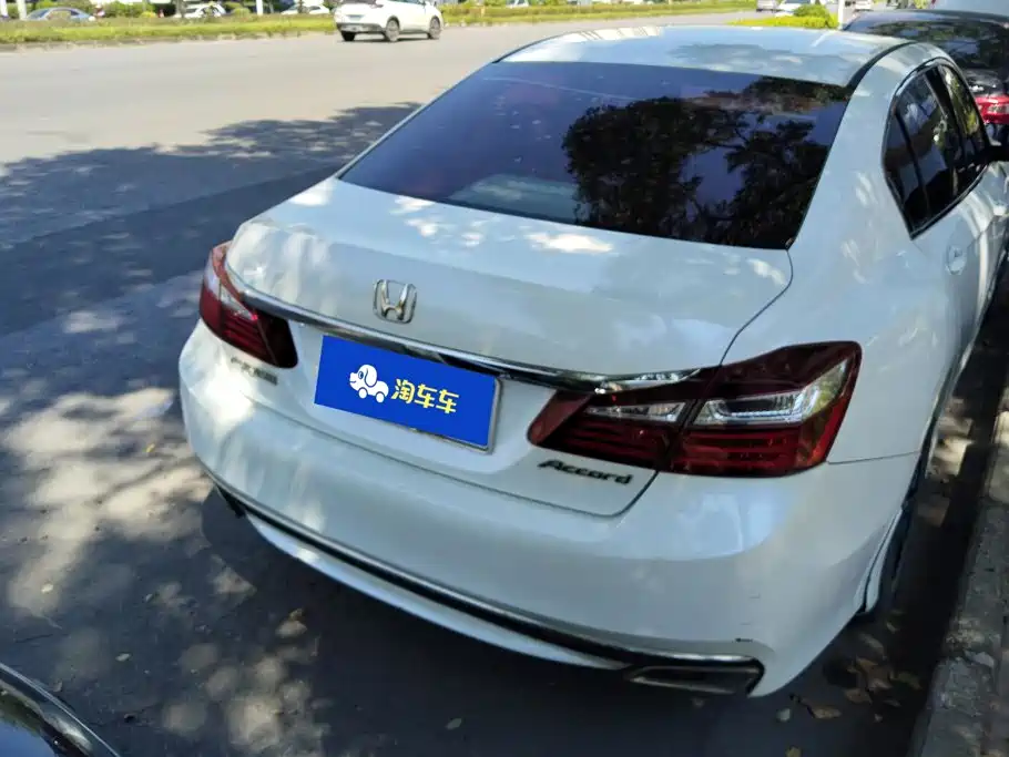 Honda Accord — фото 3