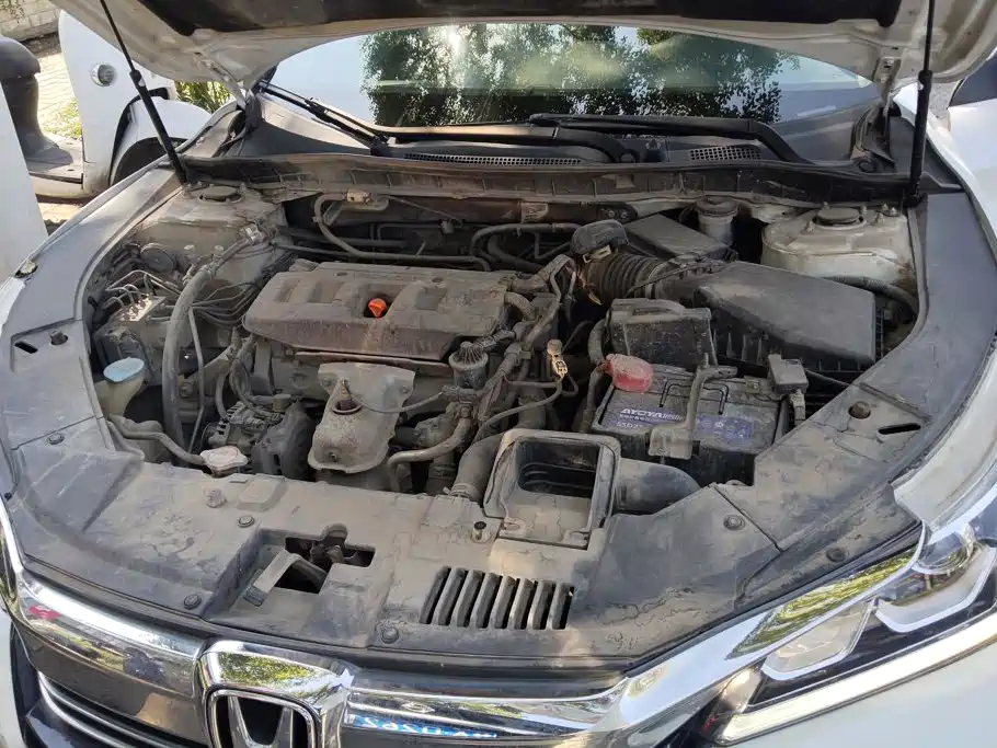 Honda Accord — фото 10