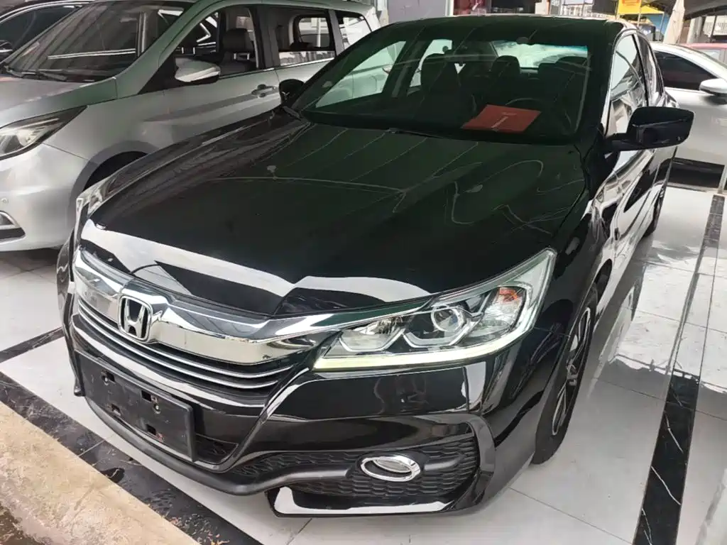 Honda Accord — фото 2