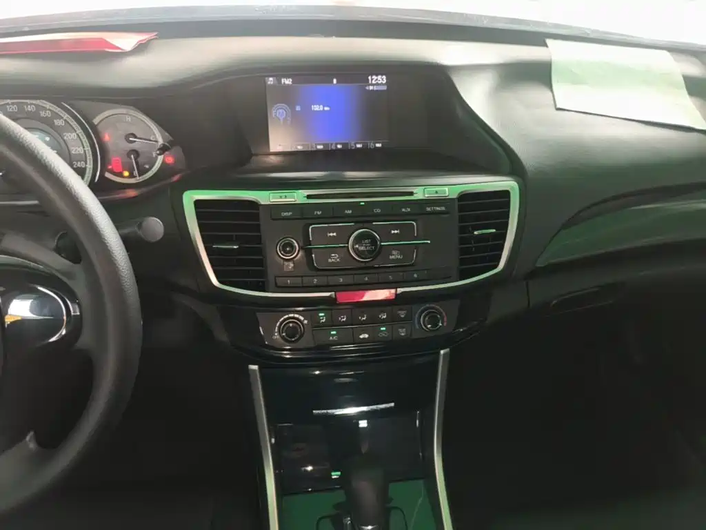 Honda Accord — фото 13
