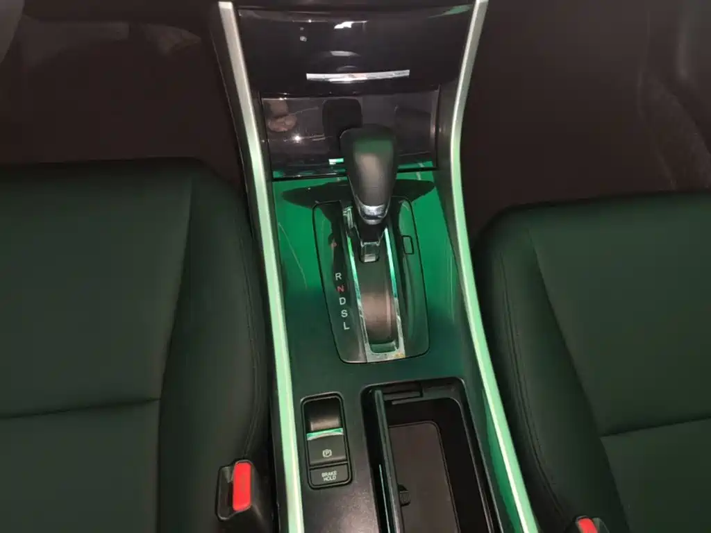Honda Accord — фото 14
