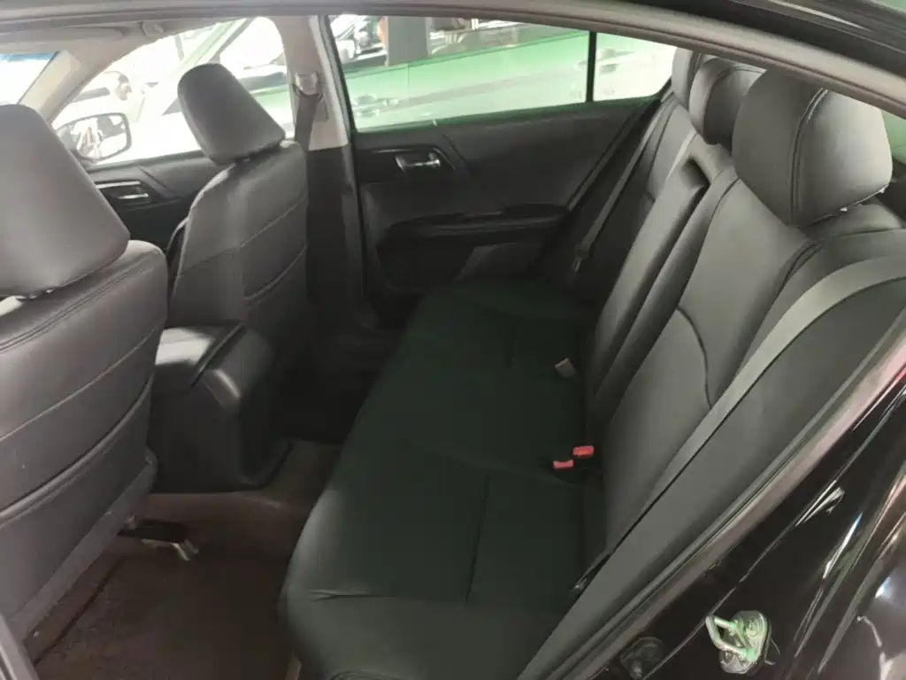 Honda Accord — фото 17