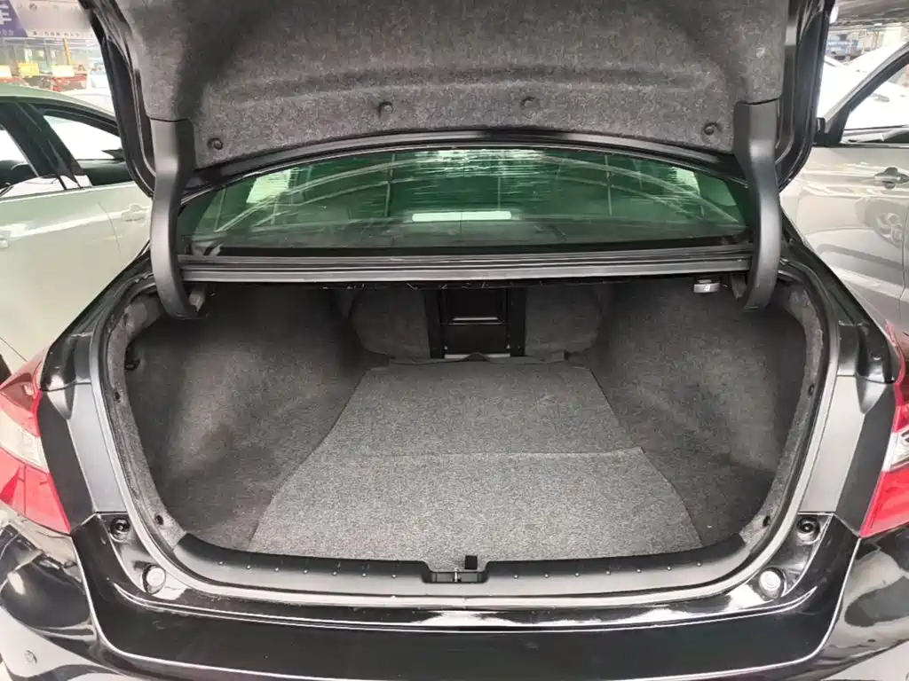 Honda Accord — фото 19