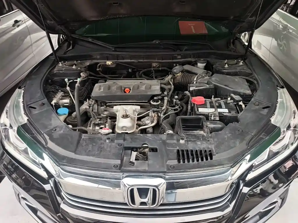 Honda Accord — фото 20