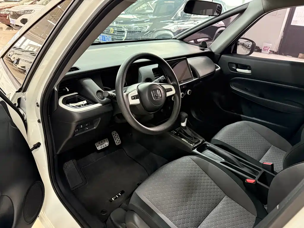 Honda Fit — фото 5