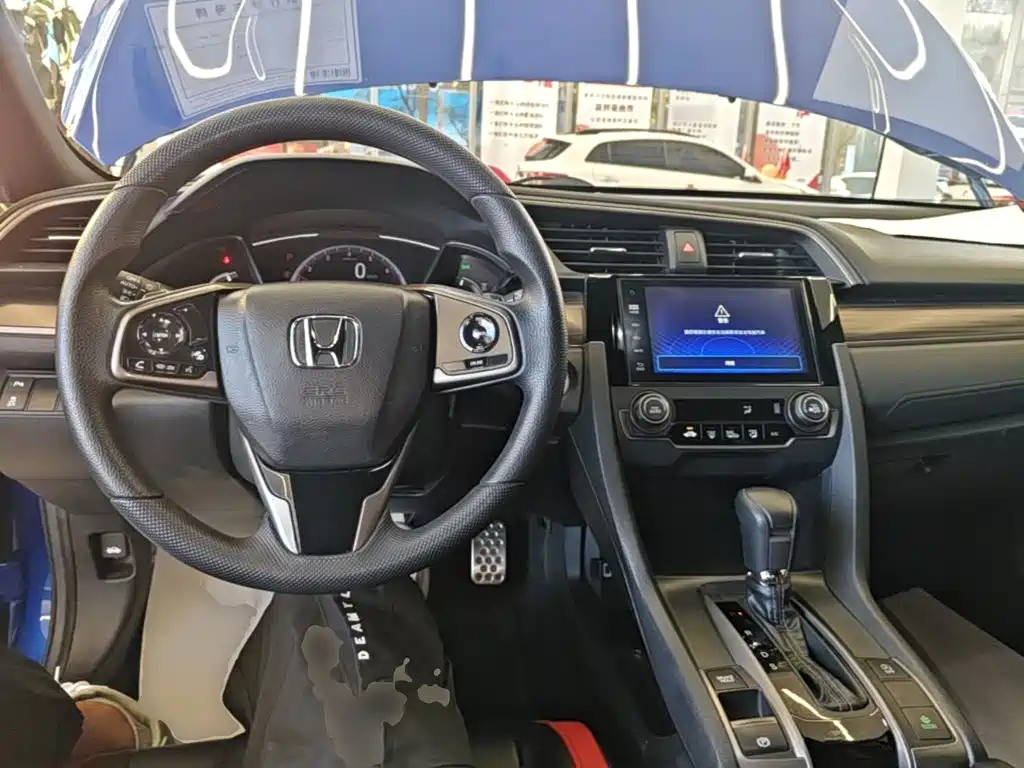 Honda Civic — фото 10