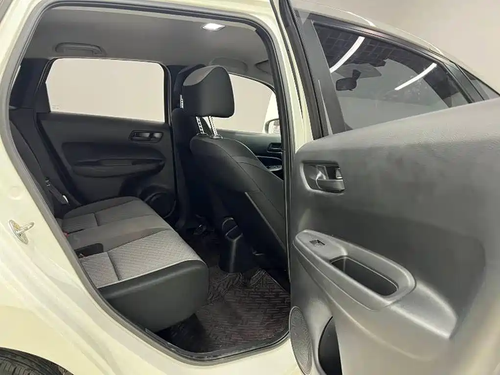Honda Fit — фото 11