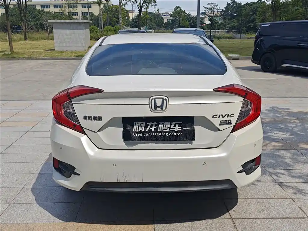 Honda Civic — фото 8
