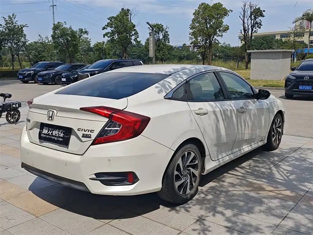 Honda Civic — фото 9