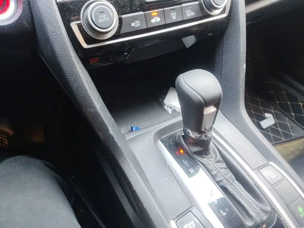 Honda Civic — фото 14