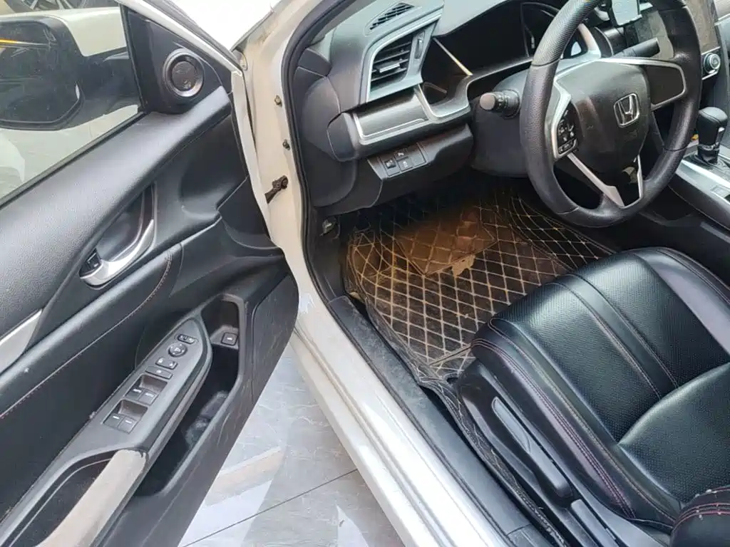 Honda Civic — фото 16