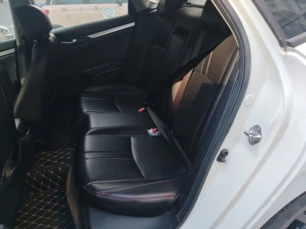 Honda Civic — фото 17