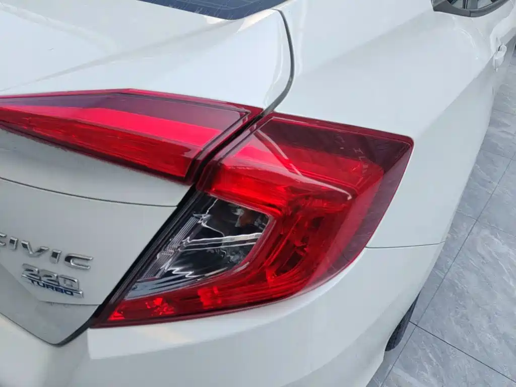 Honda Civic — фото 8