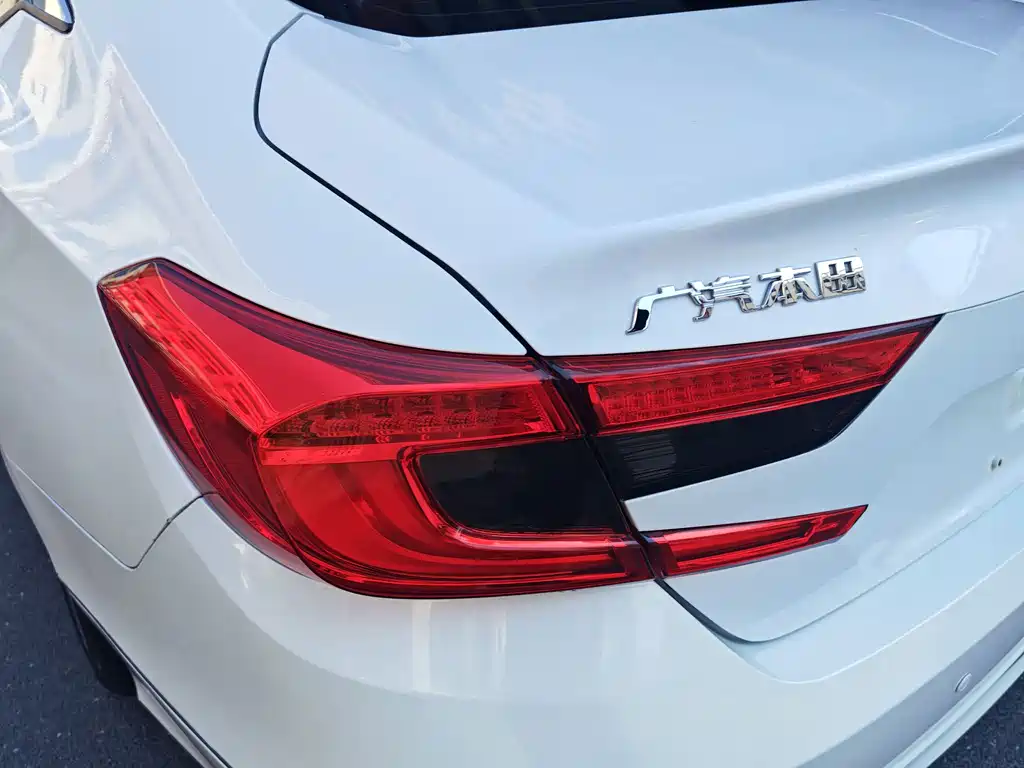Honda Accord — фото 14