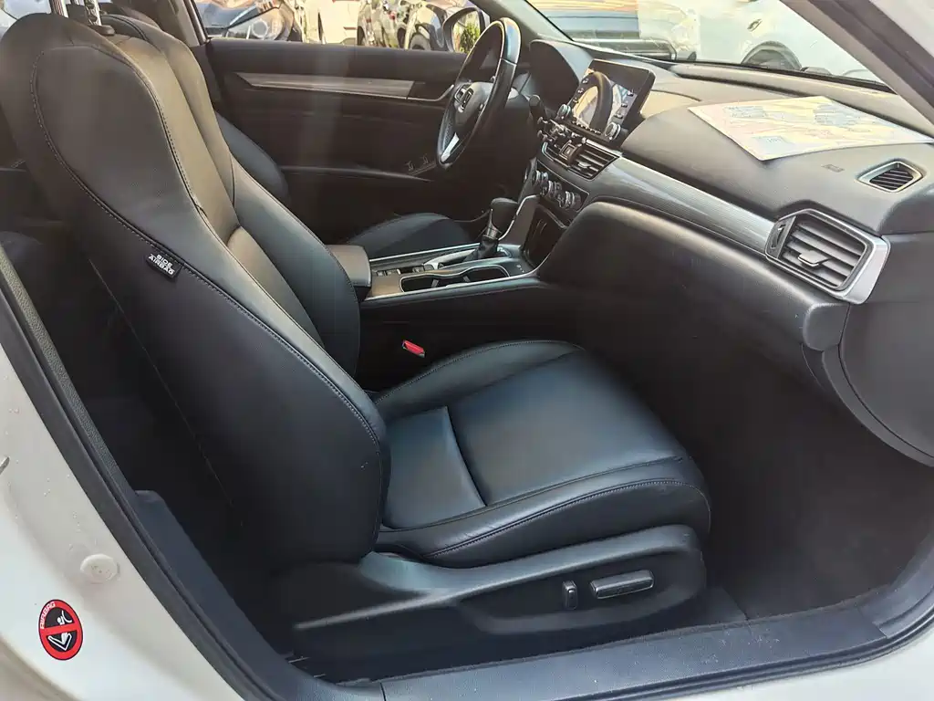 Honda Accord — фото 15