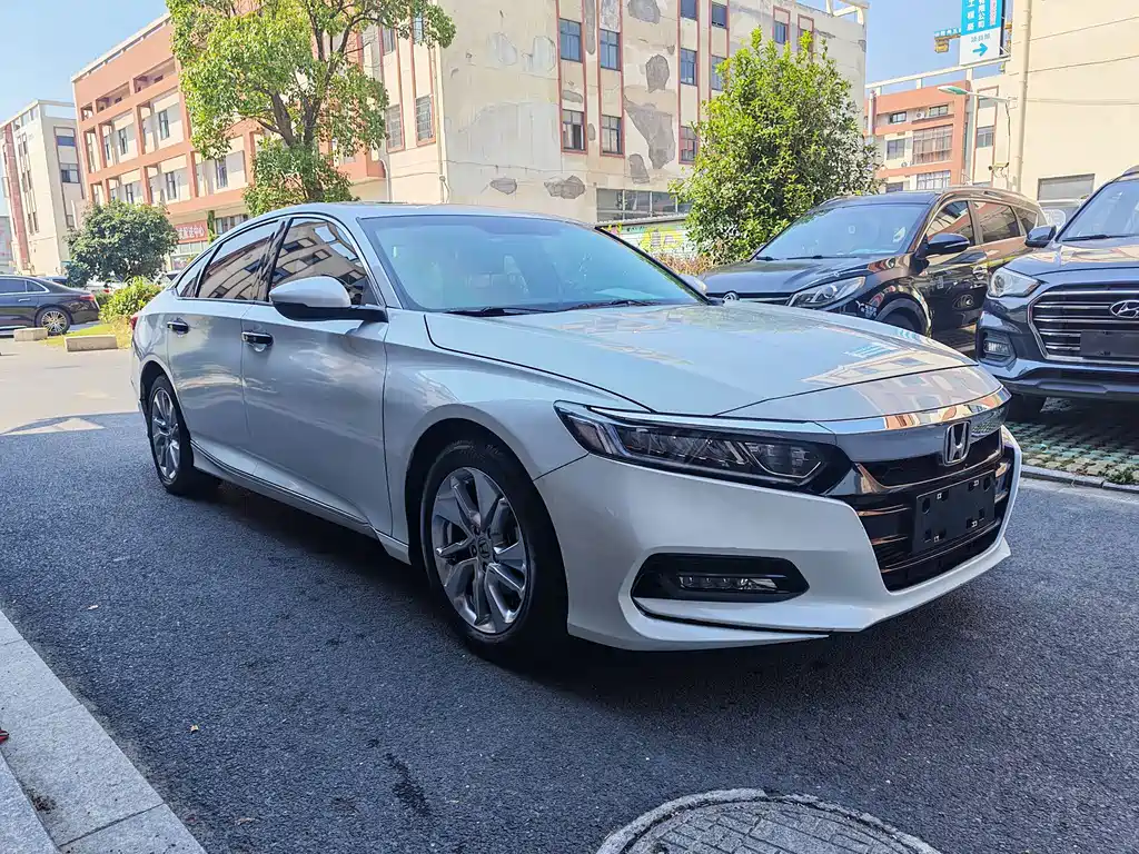 Honda Accord — фото 3