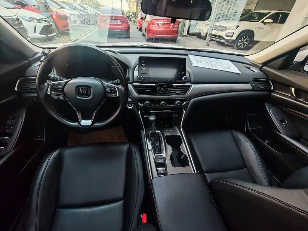 Honda Accord — фото 9