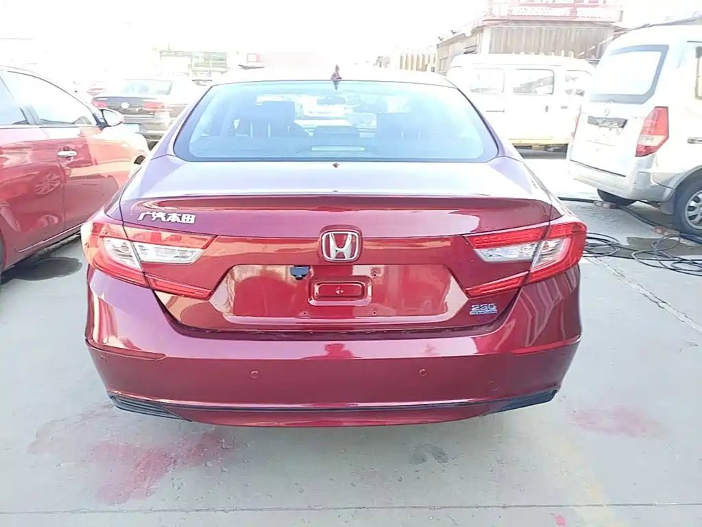 Honda Accord — фото 6