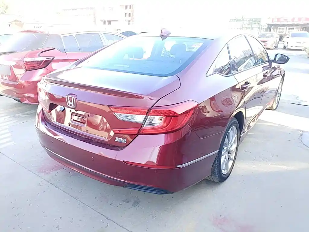 Honda Accord — фото 7